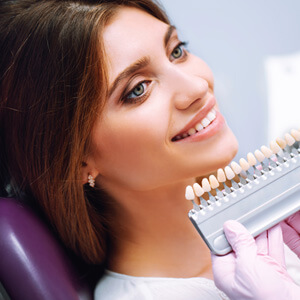 Cómo cuidar los implantes dentales para que duren más años